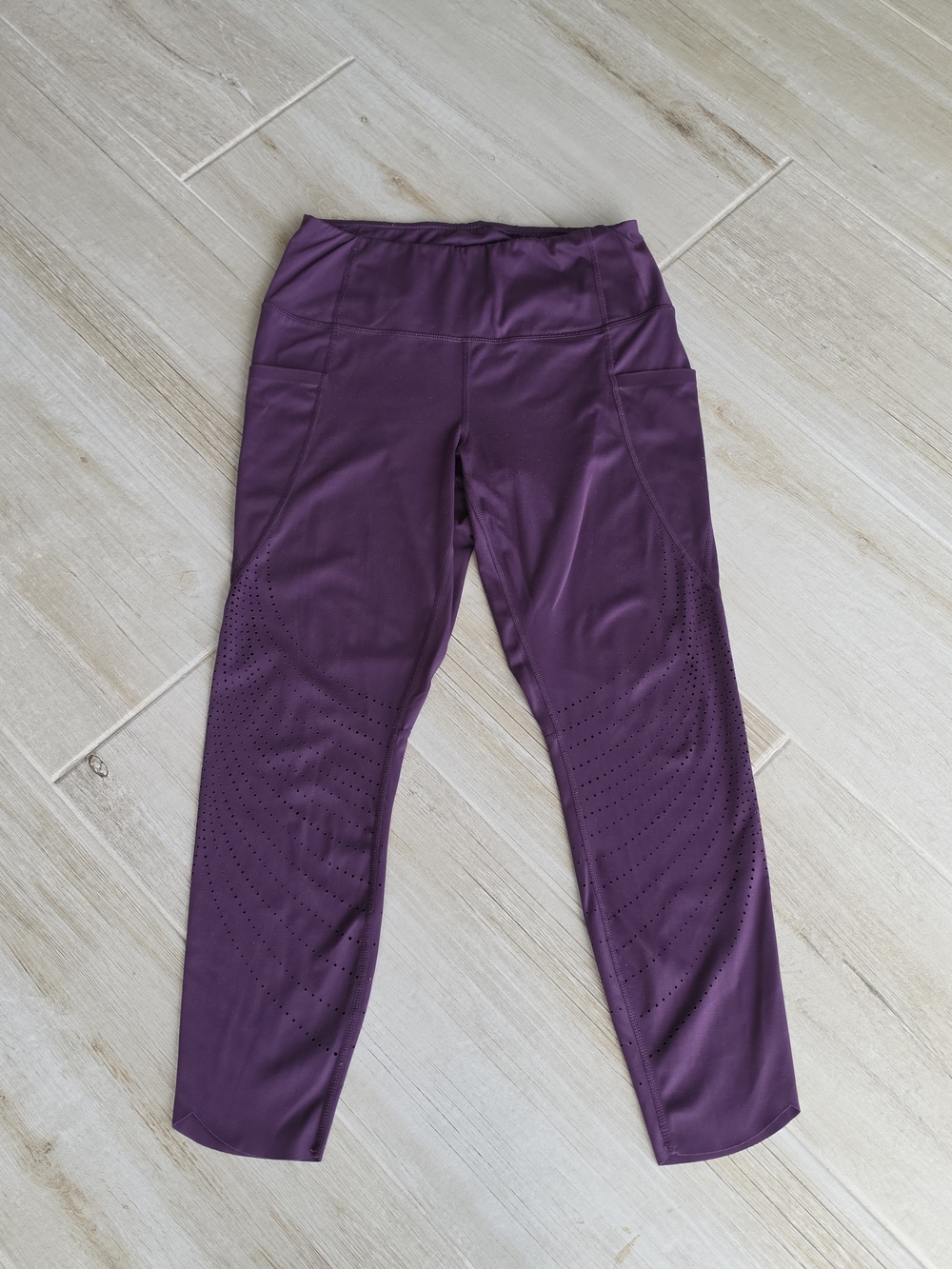 Member's Mark Plum Purple Active Leggings Laser Cut Details Pockets Size Large